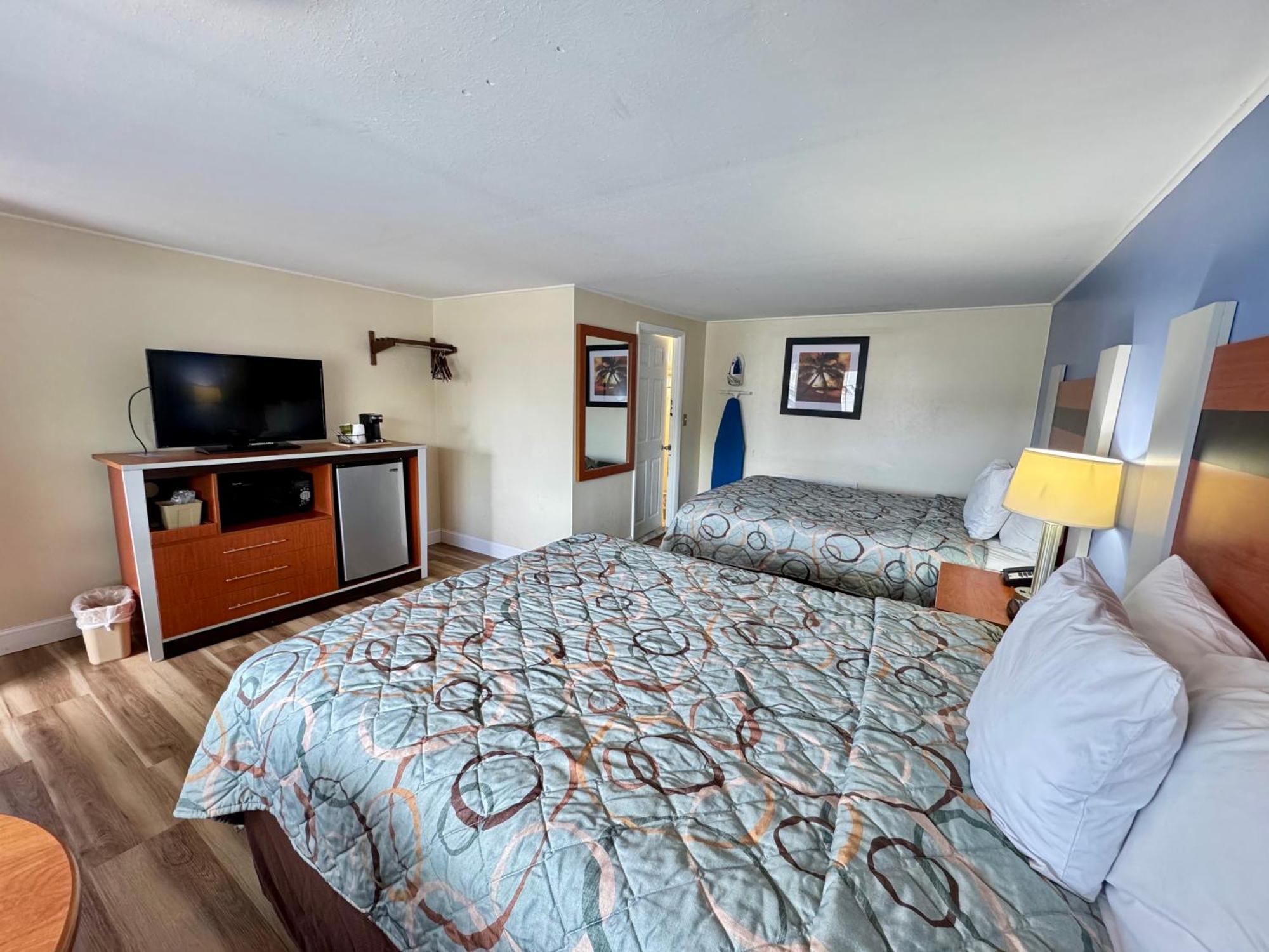 Days By Wyndham - Cape Cod Motel