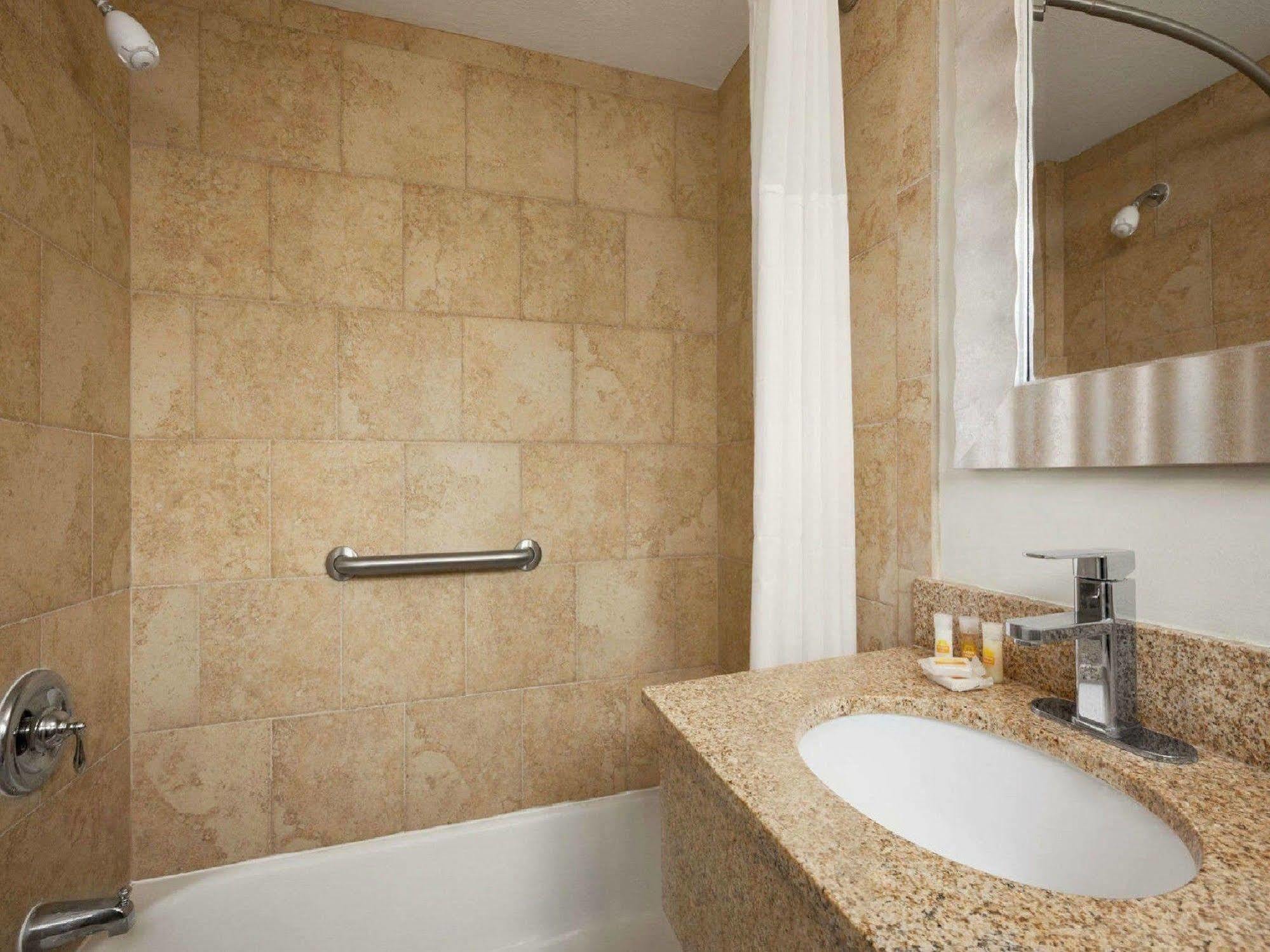 Days By Wyndham - Cape Cod West Yarmouth