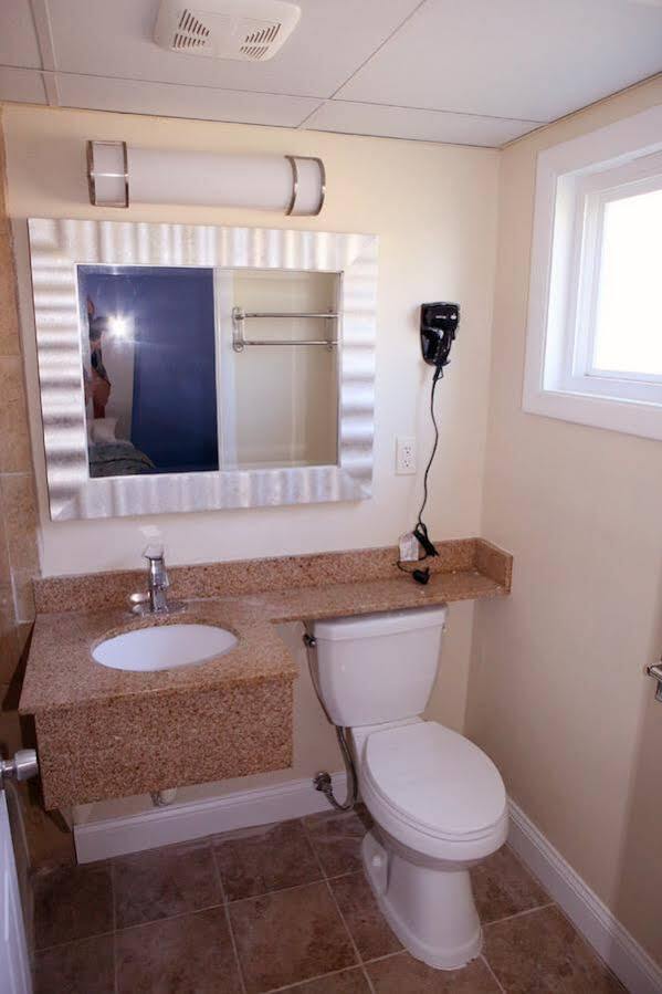 Motel Days By Wyndham - Cape Cod 3*