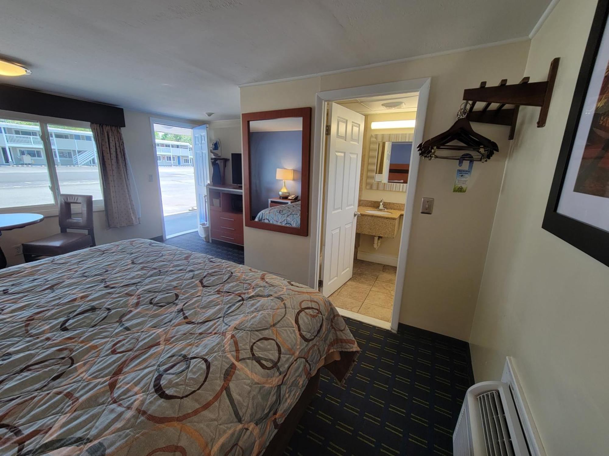Days By Wyndham - Cape Cod Motel West Yarmouth
