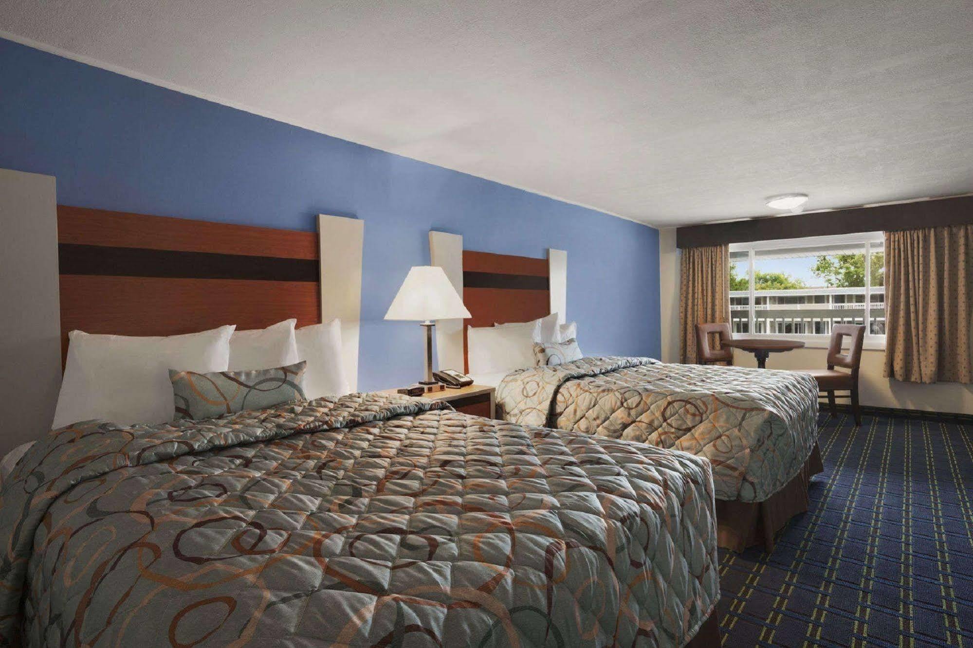 Motel Days By Wyndham - Cape Cod