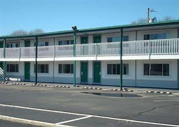 Motel Days By Wyndham - Cape Cod